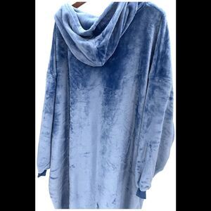 The Comfy Dream Lite Quarter-Zip Wearable Juniors Blanket Classic Blue -